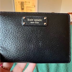 Kate Spade Grove Street Tellie Black Leather Snap Bifold Wallet.